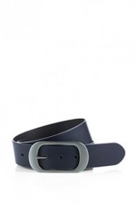 Gürtel mit Metallschließe