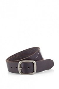 Gürtel mit Prägung und Nieten