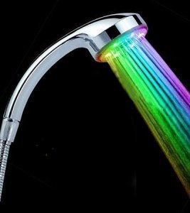 Gute-Laune-Duschkopf farbwechselnd und D