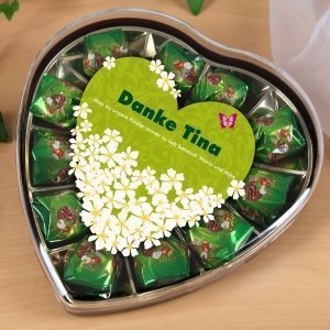 Haselnusscreme-Praline in Herzschachtel 