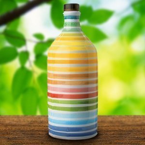 Keramikkrug mit Olivenöl