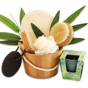 handverpacktes Wellnessgeschenke Set Bamboo mit Bambus Massagebürste und Duftkerze sowie Peelingsch