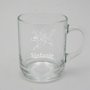 Henkelbecher mit Gravur