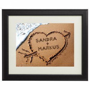 Herz im Sand - gerahmtes Bild