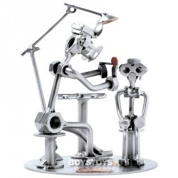 HNO Arzt Schraubenmännchen