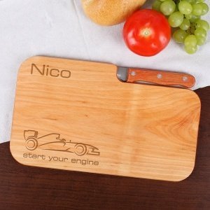 Holzbrettchen mit Gravur und Messer *For