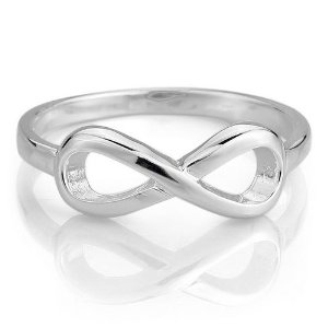 Ring mit Unendlichkeitsymbol