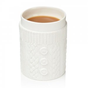 Kaffeebecher im Strickmuster