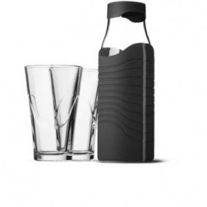 Karaffe 1l.m .schwarz/grauer Hülle +2 Gl