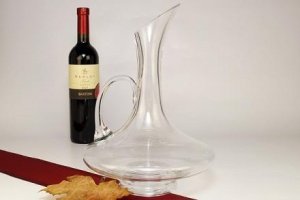 Karaffe mit Henkel 1 l