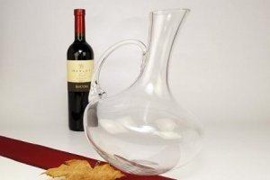 Karaffe mit Henkel 1,5 l