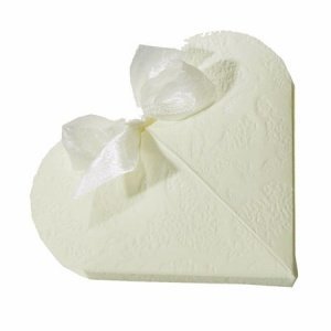 Kartonage Herz, creme mit Prägung