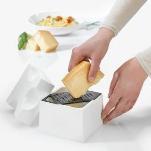 Käsereibe Piece of Cheese solid weiß/tra