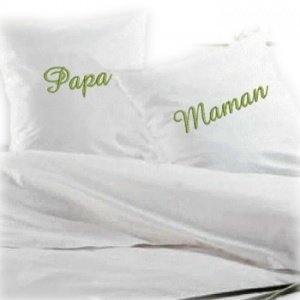 Kissenbezug mit individueller Bestickung