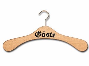 Kleiderbügel aus Holz - Gäste oder mit I
