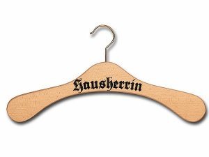 Kleiderbügel aus Holz - Hausherrin oder 