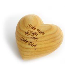 Kleines personalisiertes Holzherz mit ei