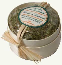 Kräuter der Provence im Holzschächtelche