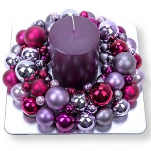 Kugel-Kranz Violett auf Teller