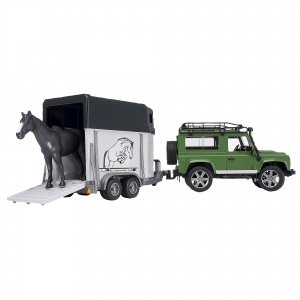 Land Rover mit Pferdeanhänger