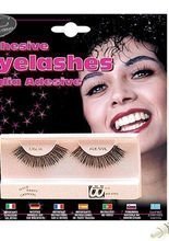 Lange schwarze Wimpern