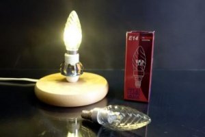 LED Kerzenbirne gedreht