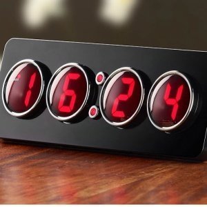 LED Wecker im Cockpit-Design