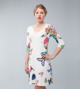 LEICHTES SOMMERKLEID MIT SCHMETTERLINGEN