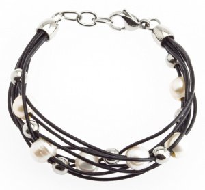 Lederarmband mit Süßwasserperlen