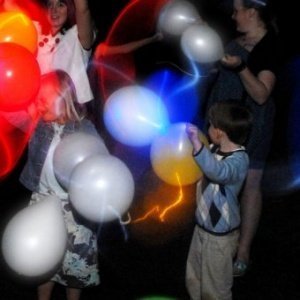 Leuchtende LED-Luftballons 15er-Set weiß