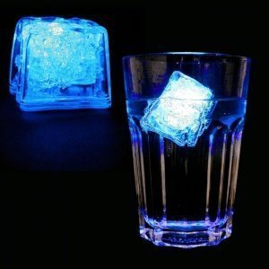 Leuchtender LED Eiswürfel