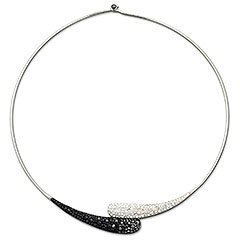 Louise Black and White Halskette