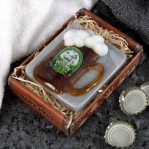 Handgemachte Seife in Bierkrug