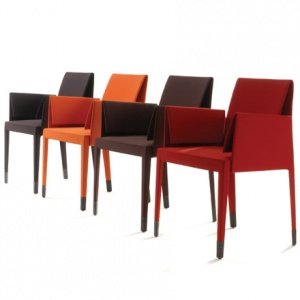 Mari Stuhl mit Armlehnen