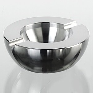 Massiver Aschenbecher aus Aluminium