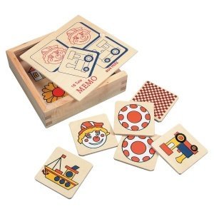 Memory aus Holz mit Spielzeugmotiven von