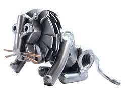 Metallfigur Löwe sitzend