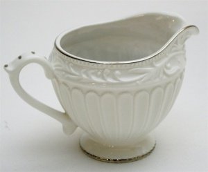 Milchkännchen pearl white