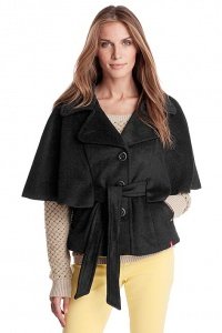 Mit Cape-Ärmeln: Jacke