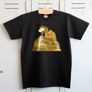Monumentales Shirt für 18-Jährige