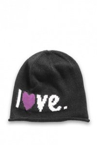 Mütze mit eingestrickten LOVE-Lettern