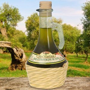 Natives Olivenöl extra in der Schmuckfla