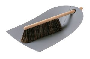 Normann Copenhagen DUSTPAN AND BROOM Keh