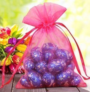 Ostereier mit Milchcremefüllung in Oster