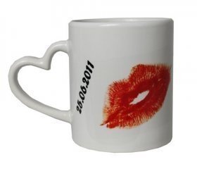 Persönlicher Kussmundbecher