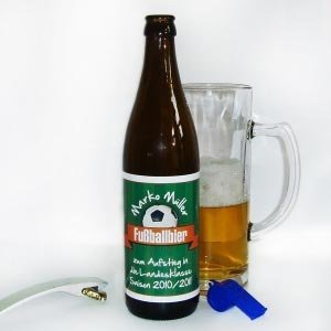 Persönliches Etikett *Fußballbier* mit N