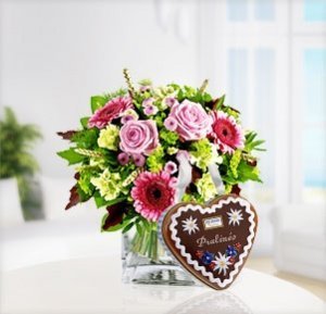 Pink Lady mit Pralinenherzdose Alpenwelt