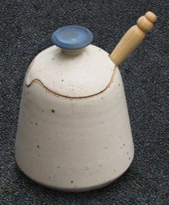 PurKeramik Perle Honigtopf mit Holzziehe