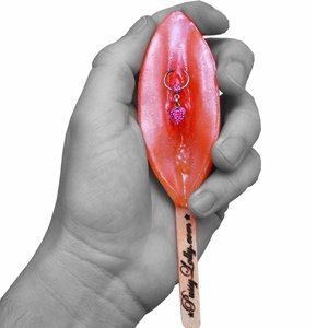 Pussy Lolly mit Piercing