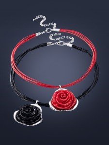 Romantische Kette mit Rosenanhänger